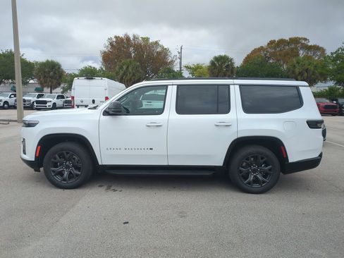 New 2026 Jeep Grand Wagoneer Limited AWD/4WD image 8