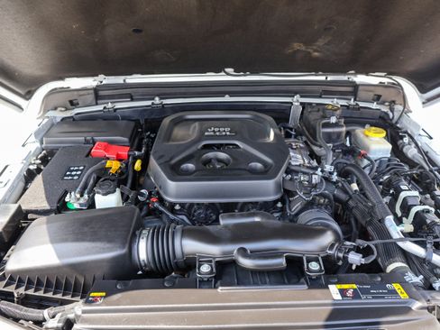 Used 2021 Jeep Wrangler Sport AWD/4WD image 32
