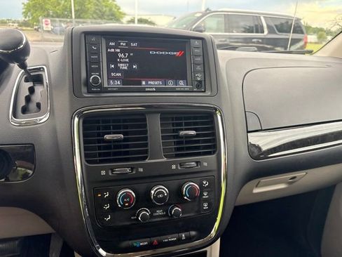 Used 2016 Dodge Grand Caravan SE w/ Quick Order Package 29E SE FWD image 6