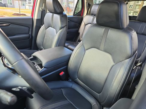 Used 2025 Honda Pilot EX-L image 17