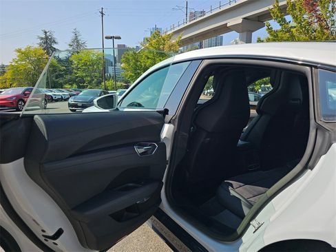 Used 2023 Audi e-tron GT Premium Plus image 19