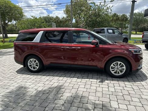 Used 2024 Kia Carnival LX FWD image 21