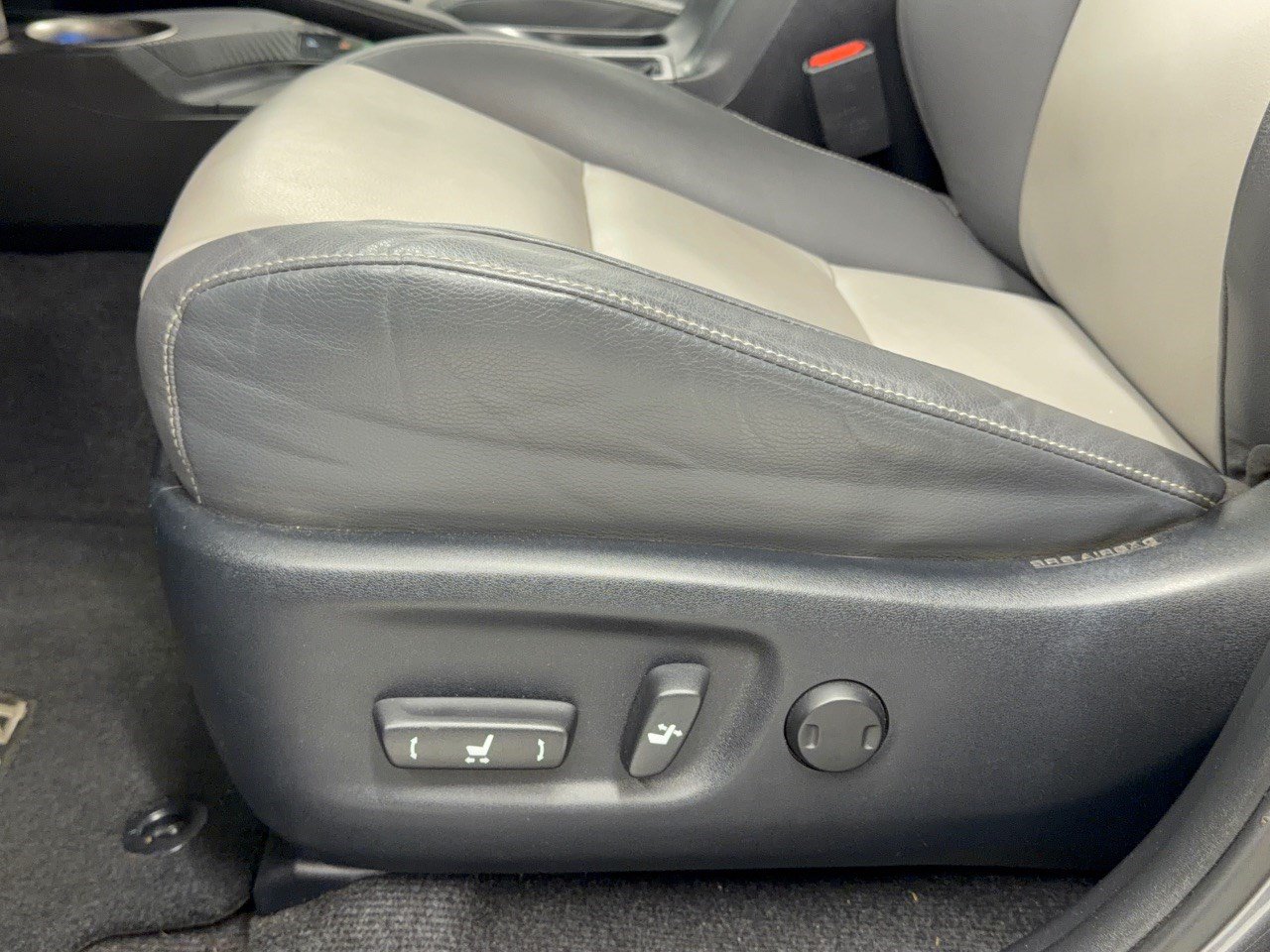 Used 2015 Toyota RAV4 Limited AWD/4WD image 16