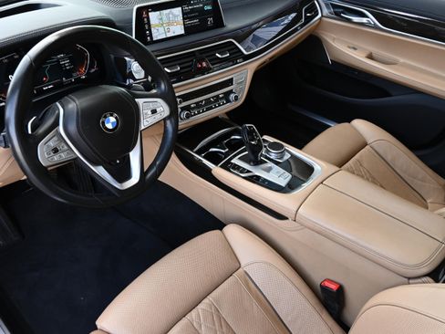 Used 2022 BMW 750i xDrive 750i xDrive image 11