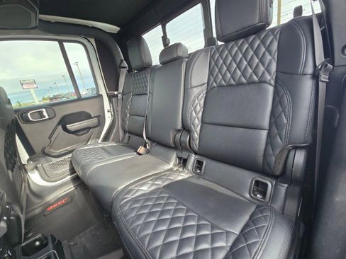 Used 2020 Jeep Gladiator Rubicon w/ LED Lighting Group AWD/4WD image 21