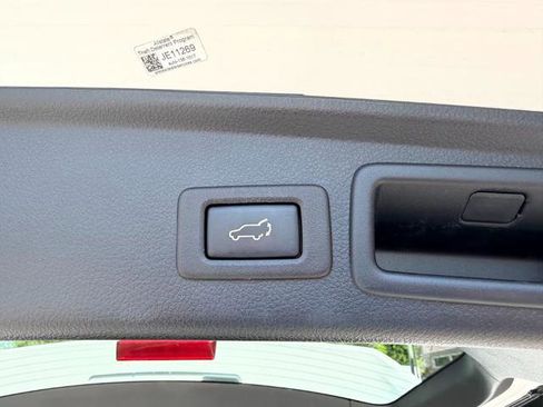 Used 2018 Subaru Forester 2.5i Touring w/ Popular Package #2 AWD/4WD image 25