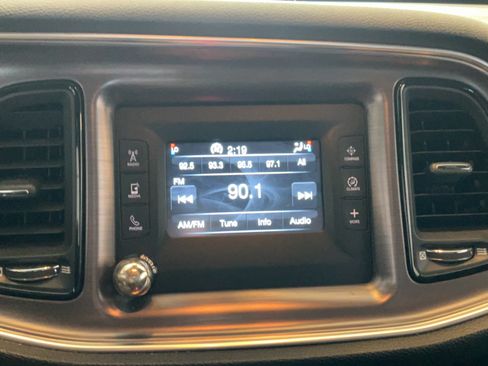 Used 2015 Dodge Challenger SXT w/ Driver Convenience Group RWD image 11