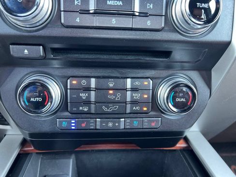 Used 2018 Ford F150 King Ranch w/ Equipment Group 601A Luxury AWD/4WD image 23