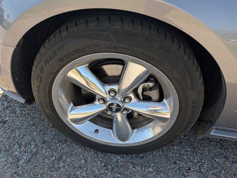 Used 2006 Ford Mustang GT Premium RWD image 15