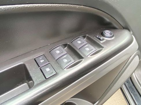 Used 2022 Chevrolet Colorado LT w/ LT Convenience Package RWD image 13