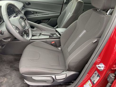 Certified 2025 Hyundai Elantra Sport FWD image 15