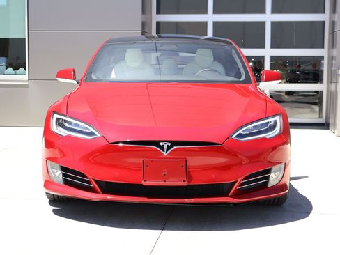 Used 2020 Tesla Model S Performance AWD/4WD image 2
