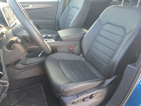 New 2024 Volkswagen Atlas Cross Sport SEL R-Line AWD/4WD image 16