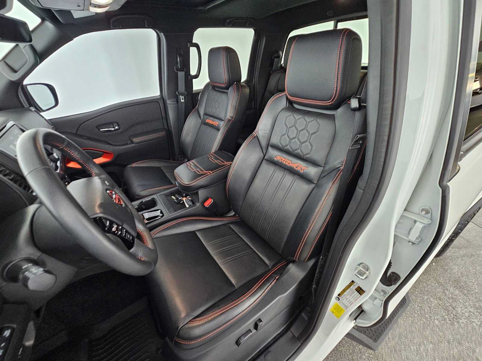 Used 2024 Nissan Frontier PRO-4X w/ Pro Premium Package AWD/4WD image 21