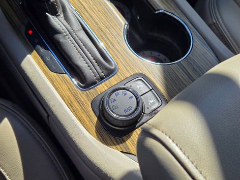 Used 2019 GMC Acadia Denali image 33