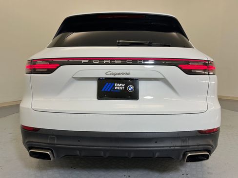 Used 2022 Porsche Cayenne Platinum Edition image 10