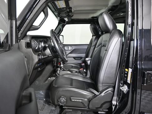 Used 2022 Jeep Wrangler Unlimited Sahara w/ Cold Weather Group AWD/4WD image 20