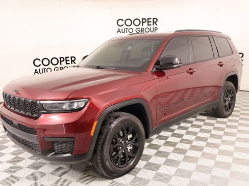 Used 2024 Jeep Grand Cherokee L Altitude AWD/4WD image 10