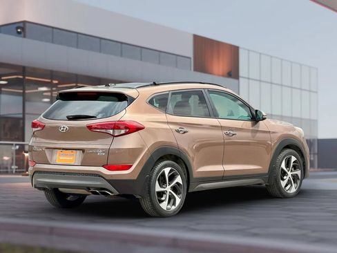 Used 2016 Hyundai Tucson Limited w/ Option Group 03 AWD/4WD image 11