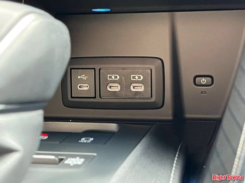 Certified 2024 Toyota Venza Limited AWD/4WD image 26