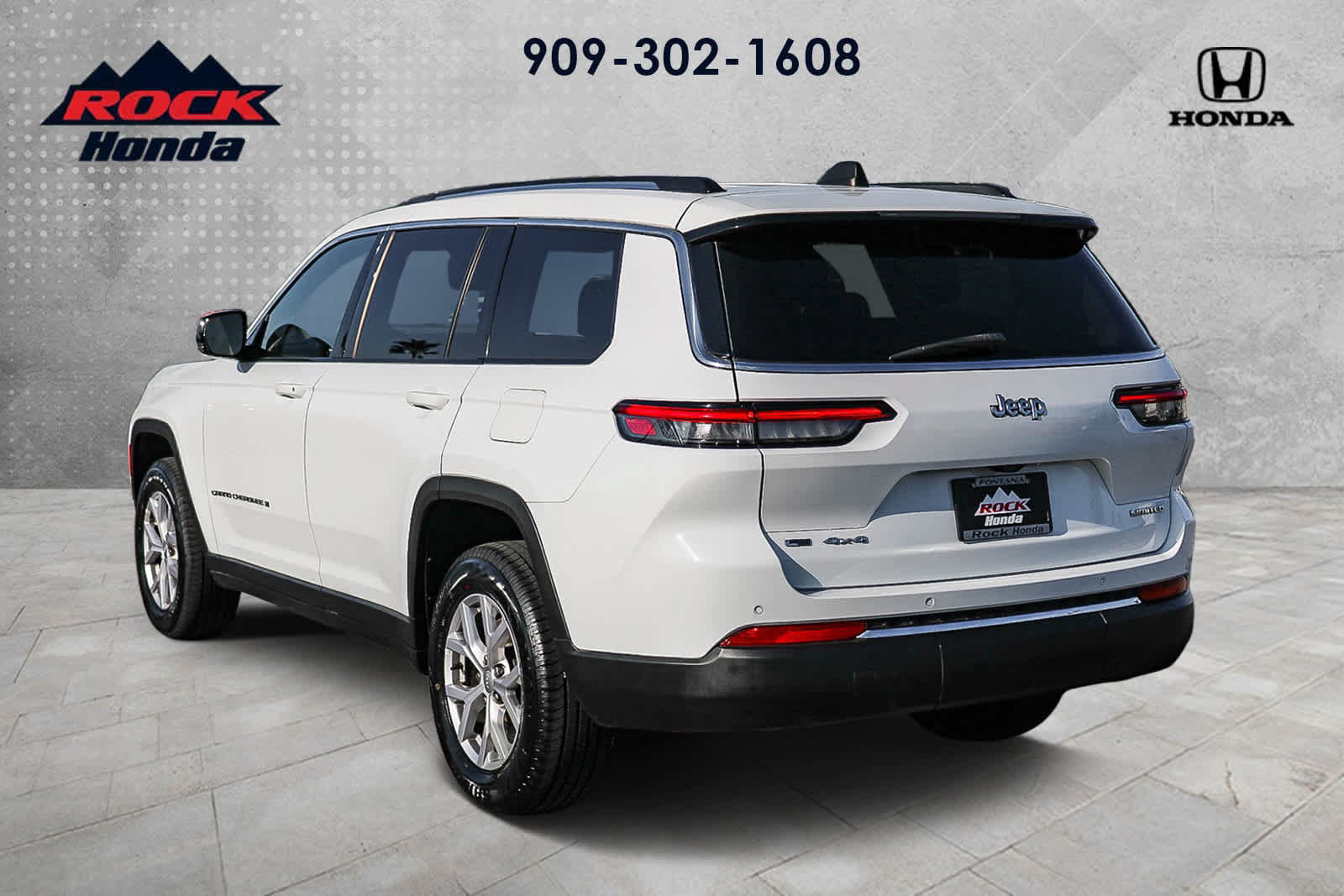 Used 2022 Jeep Grand Cherokee L Limited AWD/4WD image 6