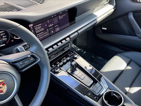 Used 2021 Porsche 911 Carrera image 32