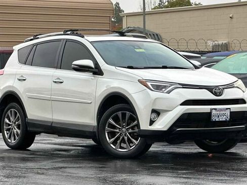 Used 2018 Toyota RAV4 Limited image 2