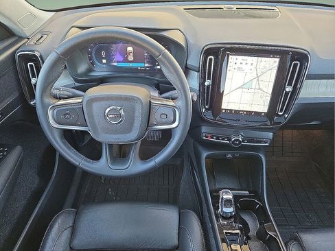 Certified 2023 Volvo XC40 B5 Plus w/ Protection Package Premier image 19