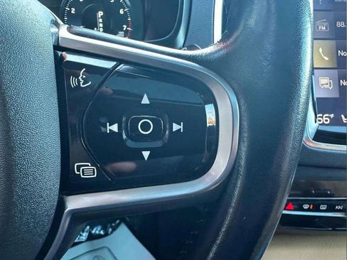 Used 2016 Volvo XC90 T6 Momentum image 18