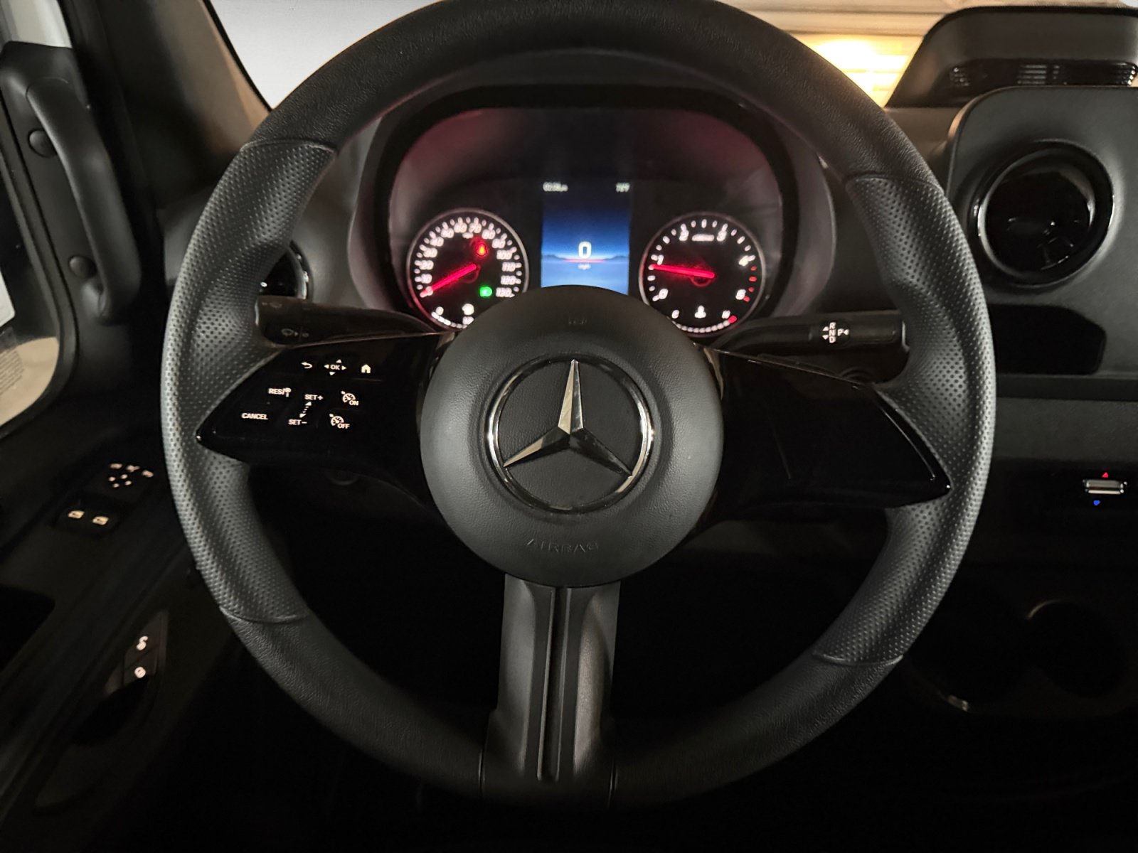 Used 2025 Mercedes-Benz Sprinter 2500 image 11