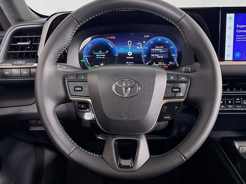 Used 2026 Toyota Crown AWD/4WD image 19