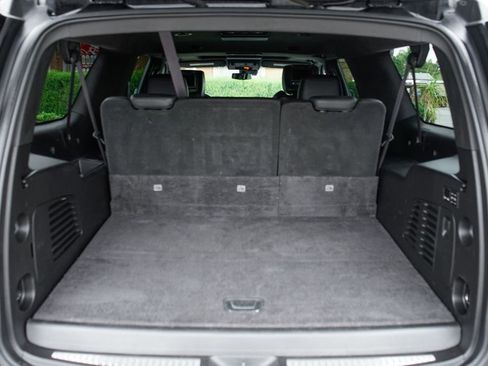 Used 2017 Cadillac Escalade ESV Platinum RWD image 9