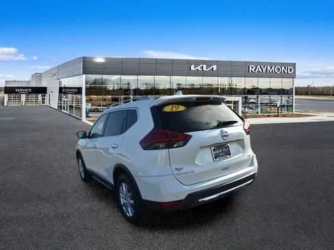 Used 2019 Nissan Rogue SV FWD image 5