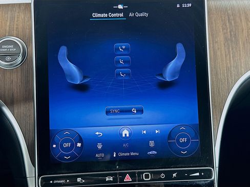 Used 2025 Mercedes-Benz C 300 Sedan image 23