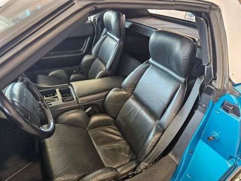 Used 1992 Chevrolet Corvette Convertible RWD image 18