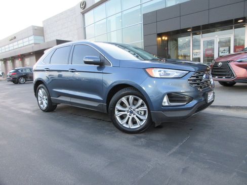 Used 2019 Ford Edge Titanium w/ Cold Weather Package image 14