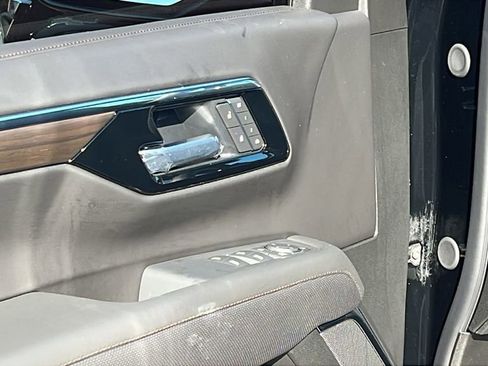 New 2026 Chevrolet Suburban High Country w/ Sun And Tow Package image 12