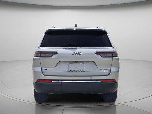 Used 2022 Jeep Grand Cherokee L Limited RWD image 5