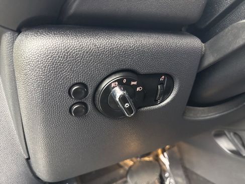 Used 2020 MINI Cooper 4-Door Hardtop image 27