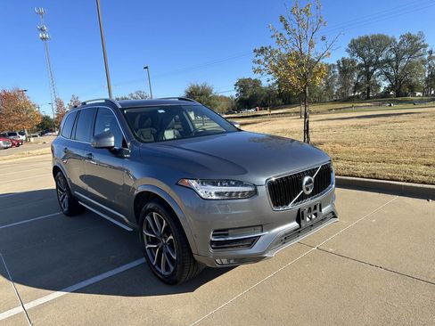 Used 2018 Volvo XC90 T6 Momentum w/ Convenience Package AWD/4WD image 3