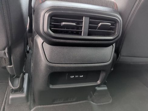 Used 2025 Honda Pilot Sport image 10