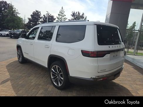 Used 2022 Jeep Wagoneer Series III w/ Premium Group I AWD/4WD image 6
