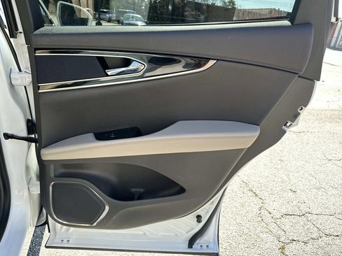 Certified 2023 Lincoln Nautilus Reserve image 16