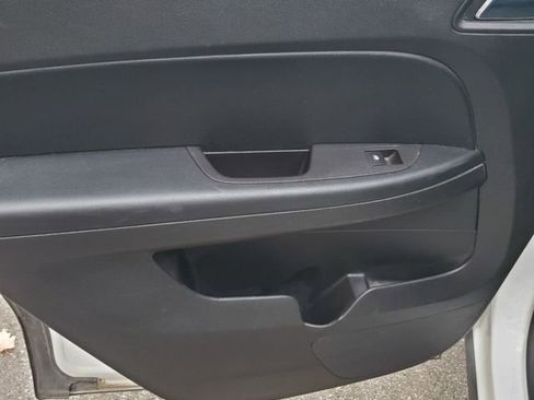 Used 2017 Chevrolet Equinox LT w/ Convenience Package FWD image 37