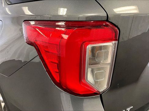 Used 2023 Ford Explorer XLT w/ Equipment Group 202A AWD/4WD image 29
