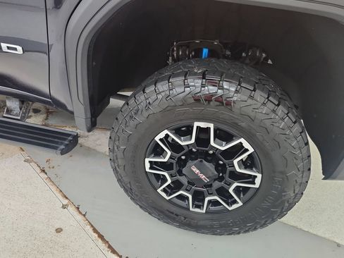 Used 2024 GMC Sierra 2500 AT4X AWD/4WD image 29