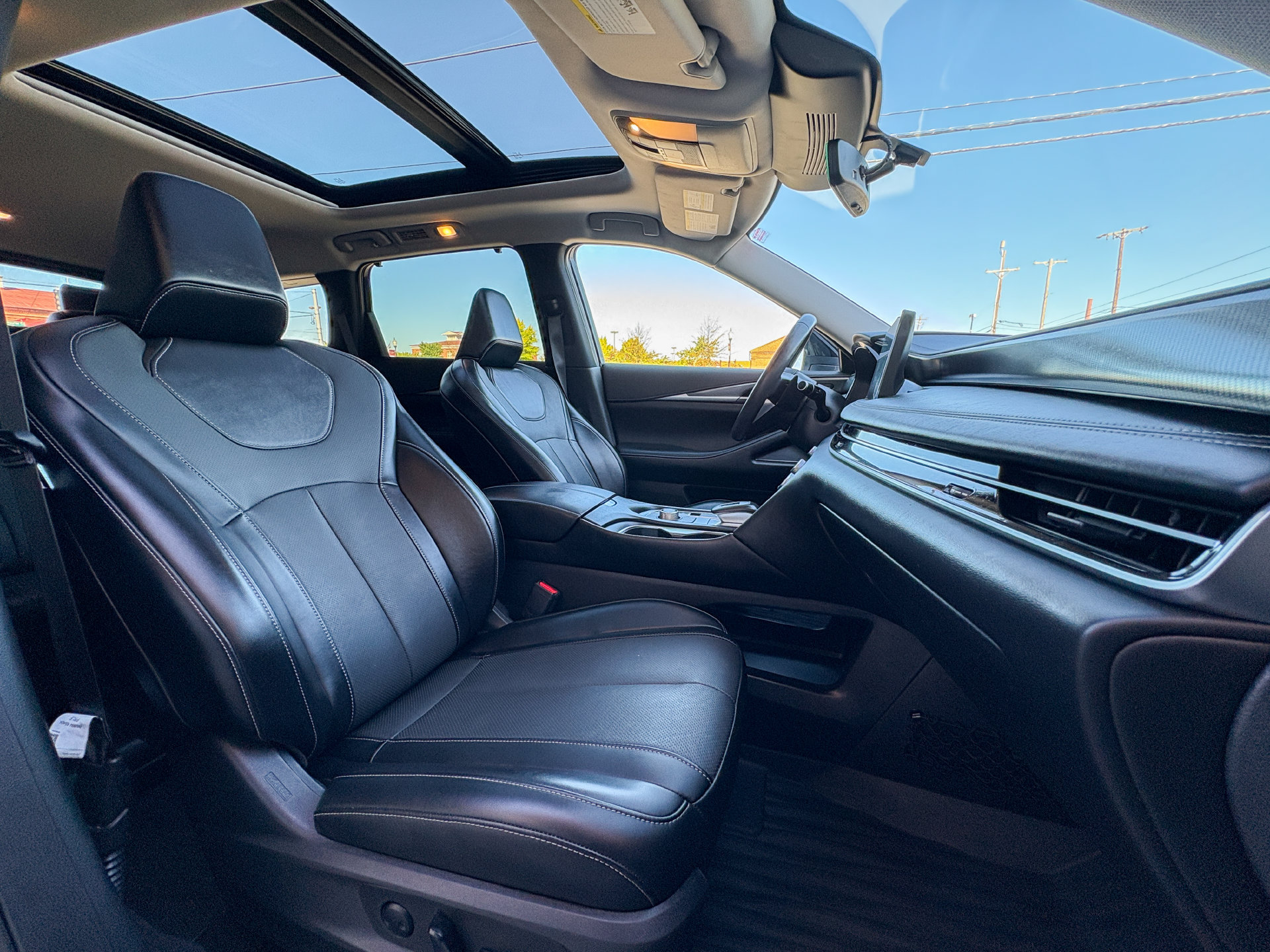 Used 2023 INFINITI QX60 Luxe w/ Cargo Package AWD/4WD image 30
