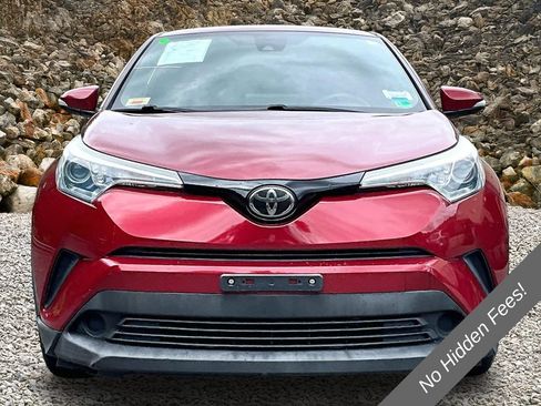 Used 2019 Toyota C-HR LE FWD image 3