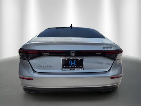 Certified 2025 Honda Accord SE image 4