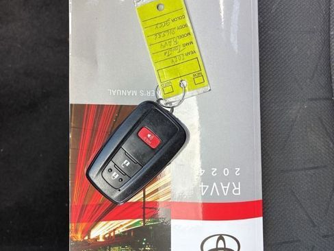 Used 2024 Toyota RAV4 XLE FWD image 25